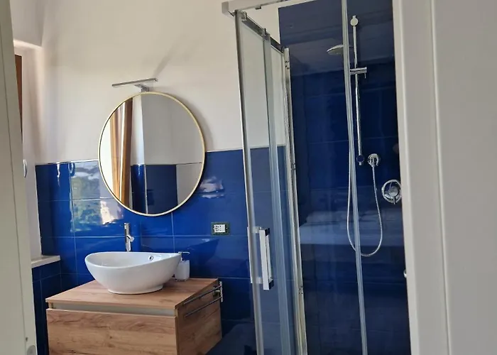 ゲストハウス Eteras Verrusio Art